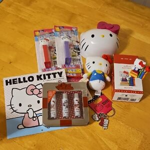 Hello Kitty Bundle 8 Items